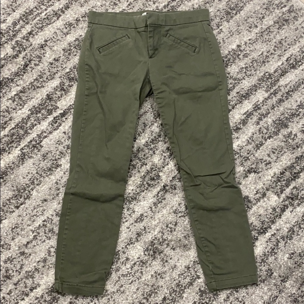 Gap army green skimmers